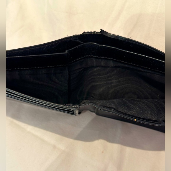 AUTHENTIC Vintage Prada Wallet With Prada Logo! - Picture 2 of 5